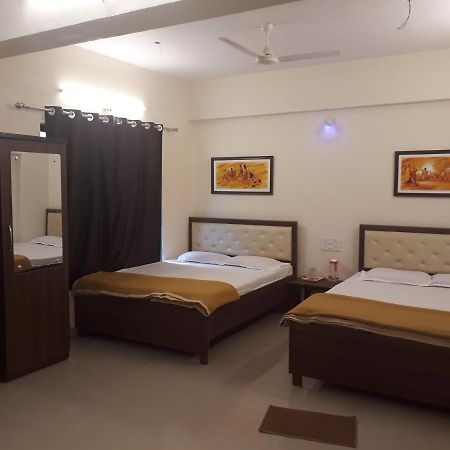 Maharaja Family Guest House Lonavala Εξωτερικό φωτογραφία