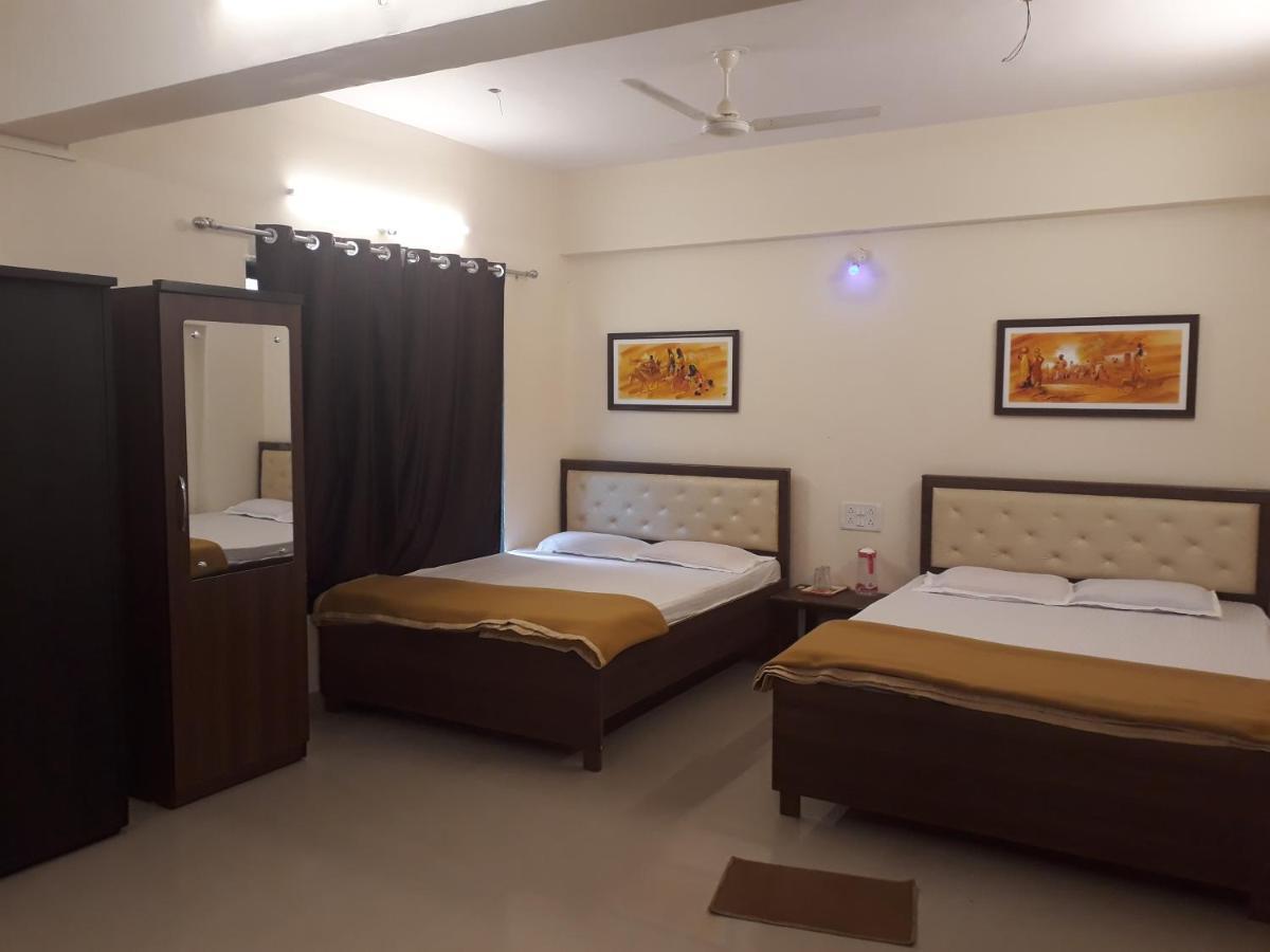 Maharaja Family Guest House Lonavala Εξωτερικό φωτογραφία