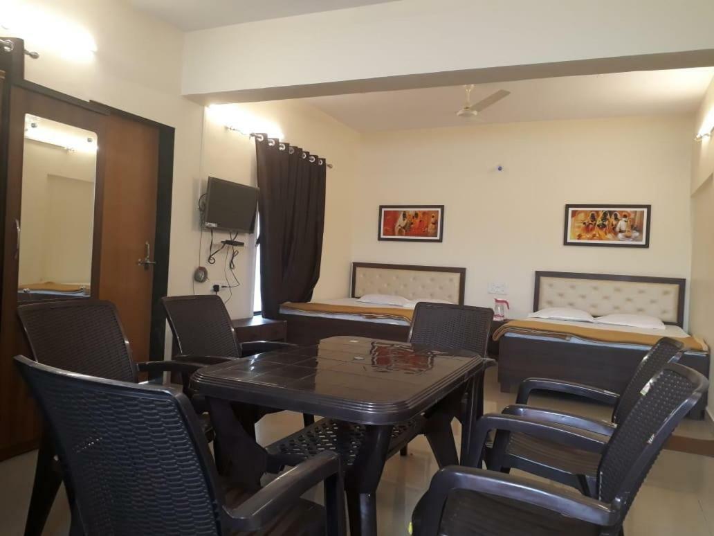 Maharaja Family Guest House Lonavala Εξωτερικό φωτογραφία